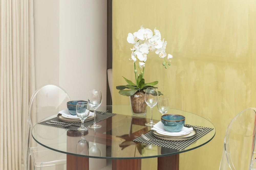 Barcelona Suite (With Tub) - Photo 6