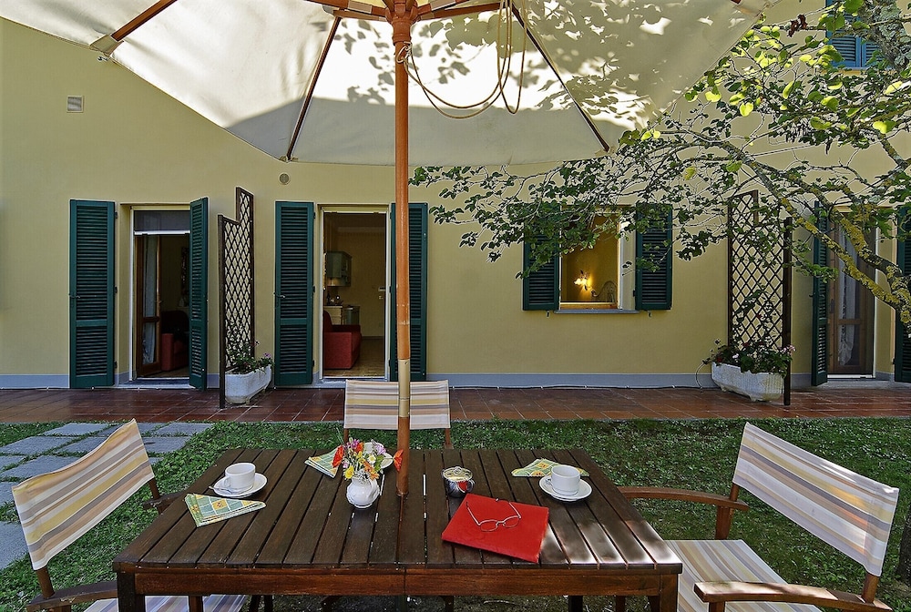 Apartment, 1 Bedroom, With Garden photo 2
