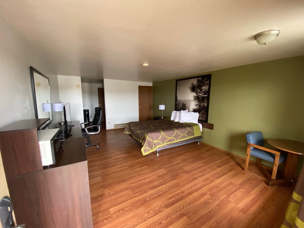 Standard Room, 1 Queen Bed photo 2