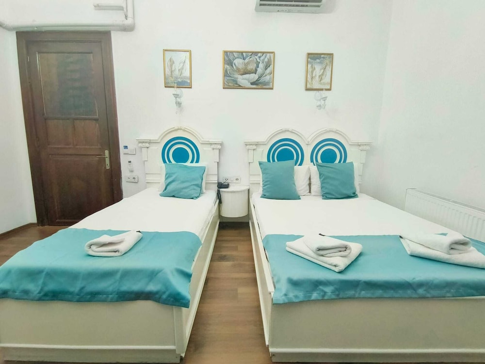 Economy Double or Twin Room photo 3