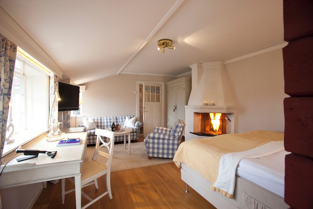 Romantic Double Room, Jetted Tub (Pets not allowed) photo 3