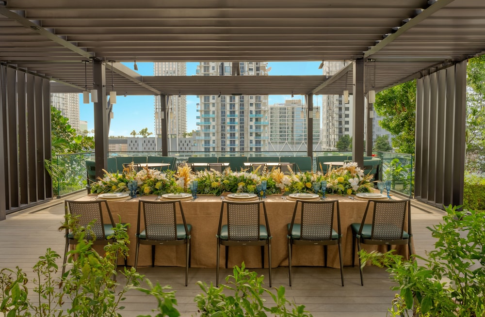 Skyline Residences Studio With Kitchen & Balcony