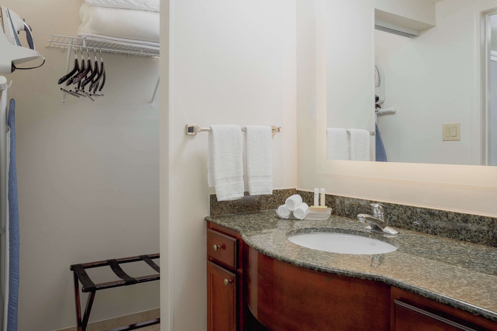 Studio, 1 Queen Bed, Accessible, Bathtub (Mobility & Hearing) - Photo 4