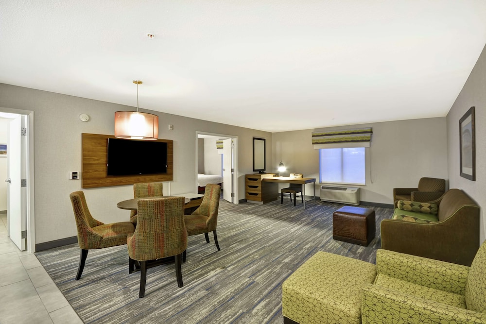 Suite, 2 Queen Beds, Non Smoking - Photo 2