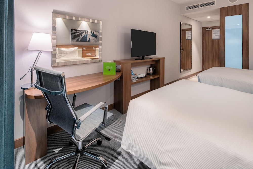 Twin Room, Non Smoking photo 2