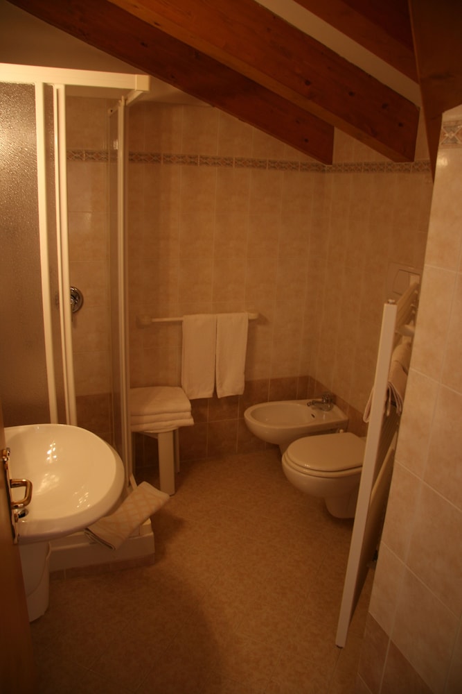 Standard Triple Room photo 3