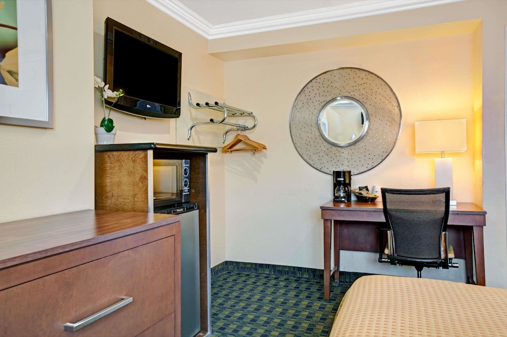 Double Room, 2 Double Beds - Photo 6