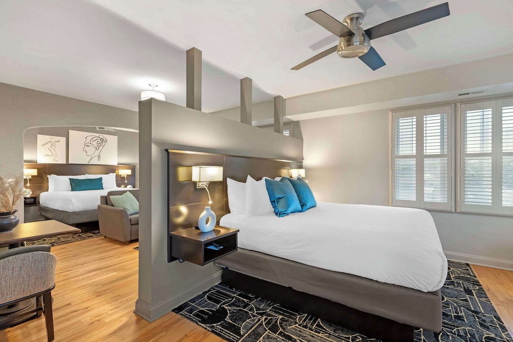 Suite, Multiple Beds, Kitchenette, Annex Building (Shower Only;with Single Sofabed)