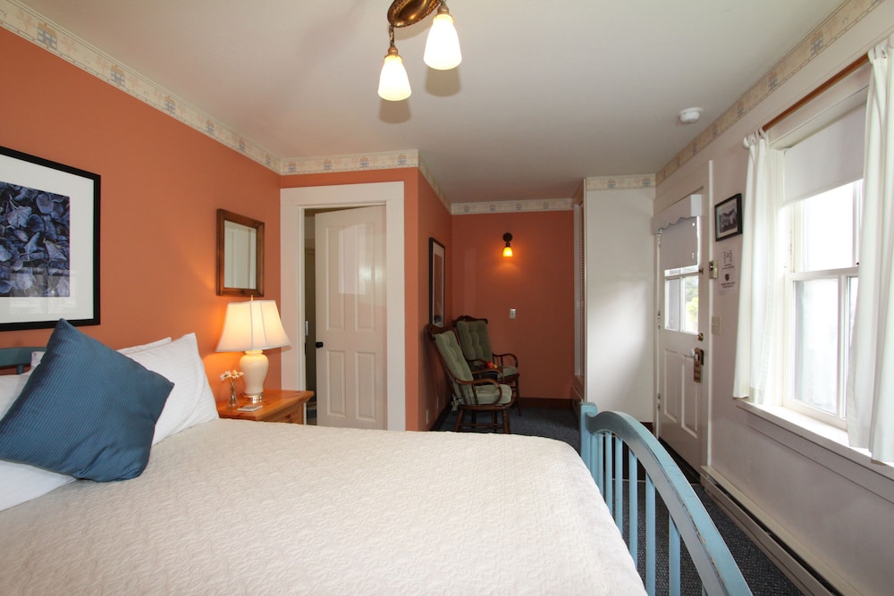 Basic Double Room photo 2