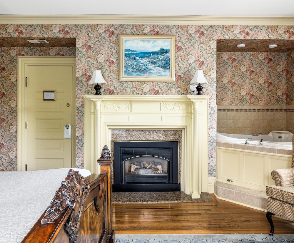 Montcalm Suite photo 3