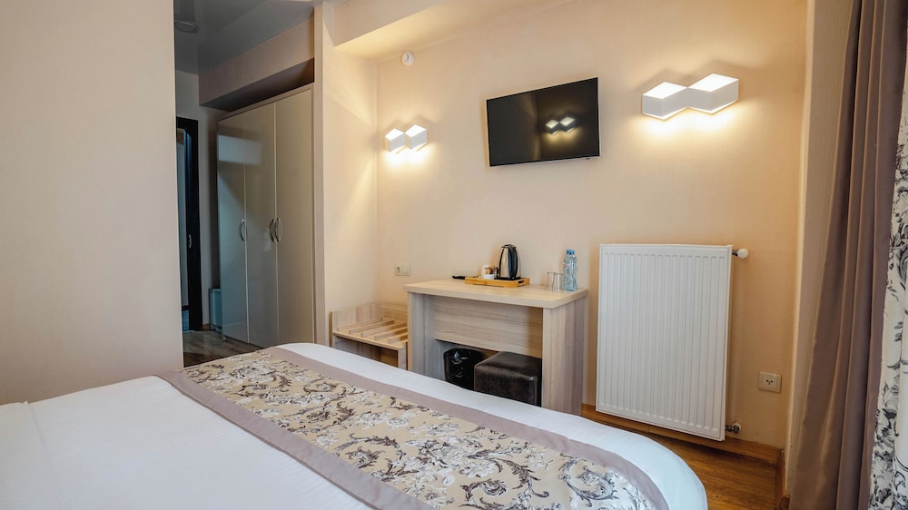 Classic Double or Twin Room - Photo 2