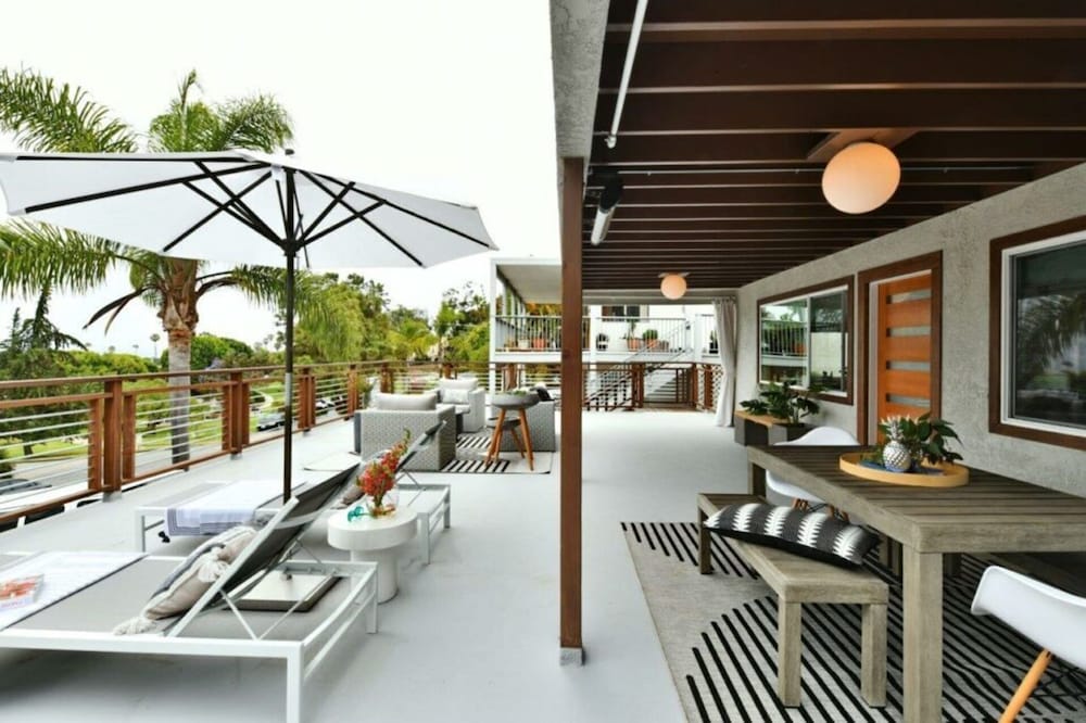 Villa photo 2