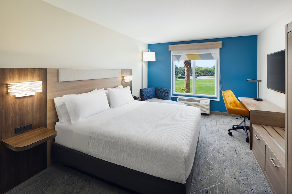 Standard Room, 1 King Bed with Sofa bed, Accessible (Communications Accessible) - Photo 3