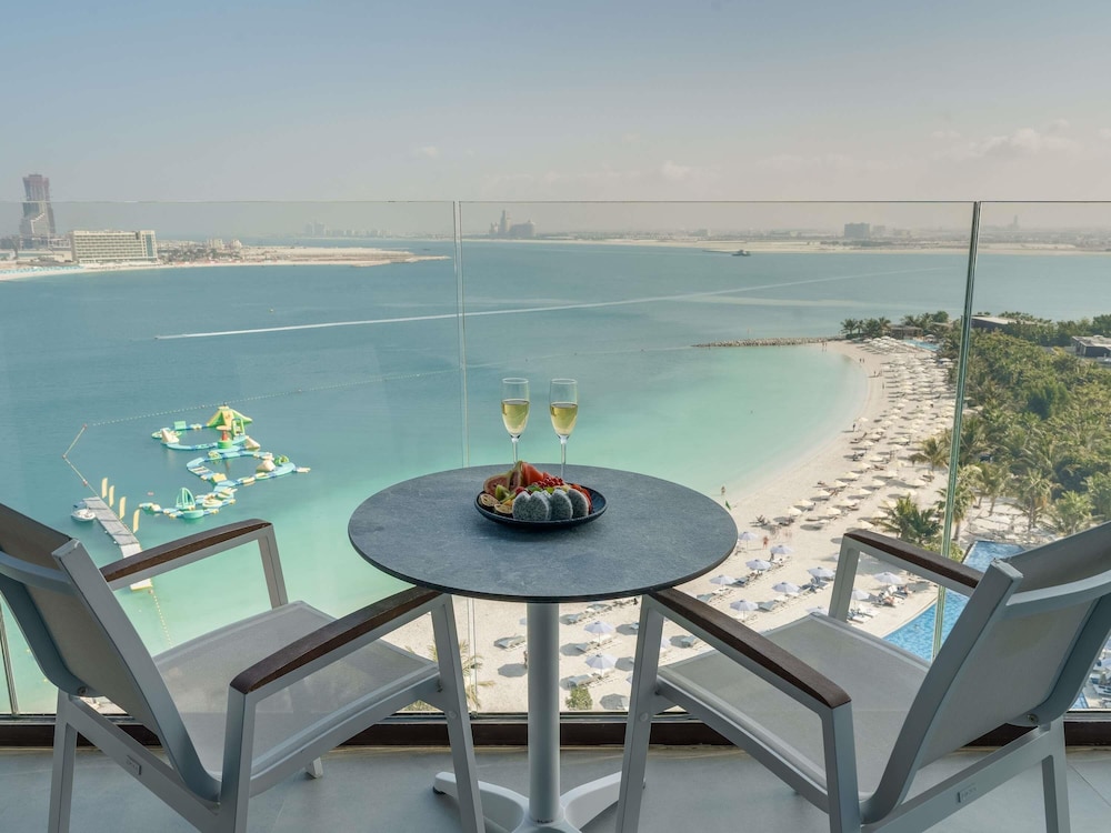 Premium Twin Room (Beach and Pool) photo 2