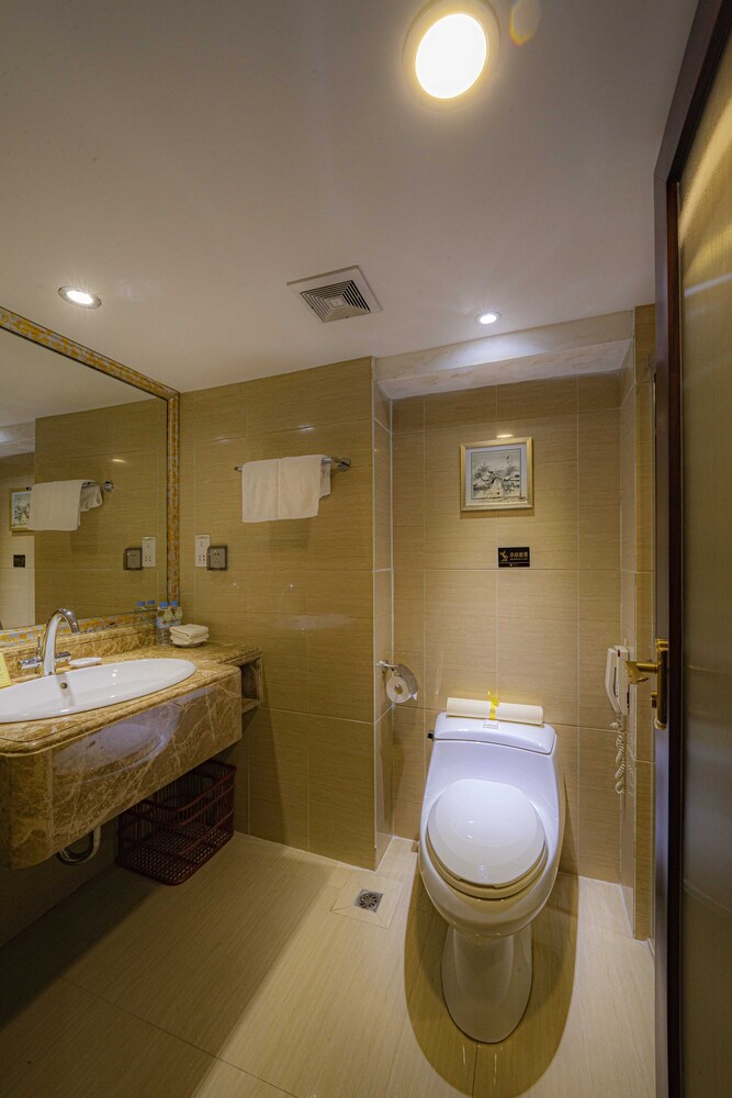 Superior Room, 1 Queen Bed - Photo 5