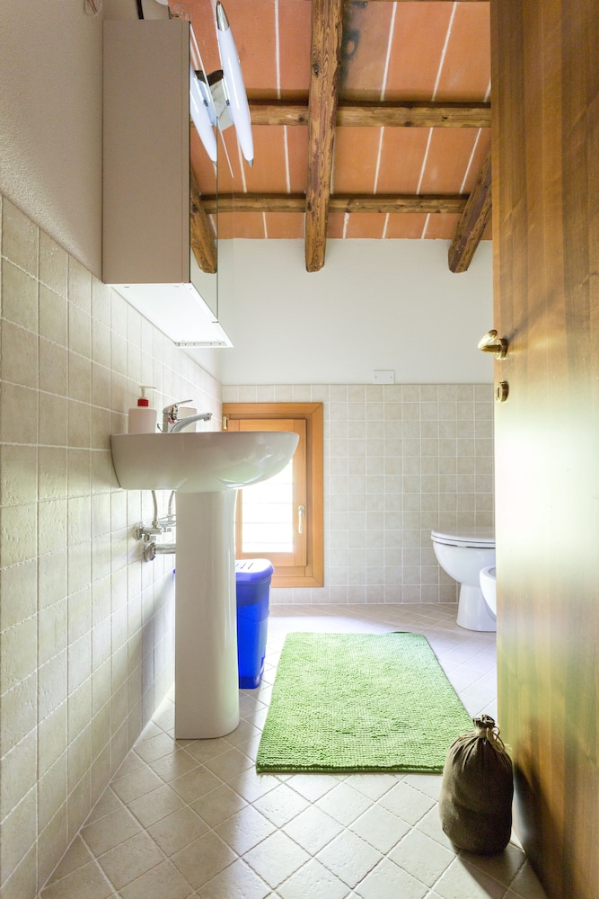 Classic Double Room, Private Bathroom (external Camera 3) photo 3