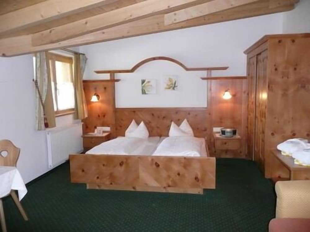 Superior Double Room, Balcony, Mountain View (Zirbe)