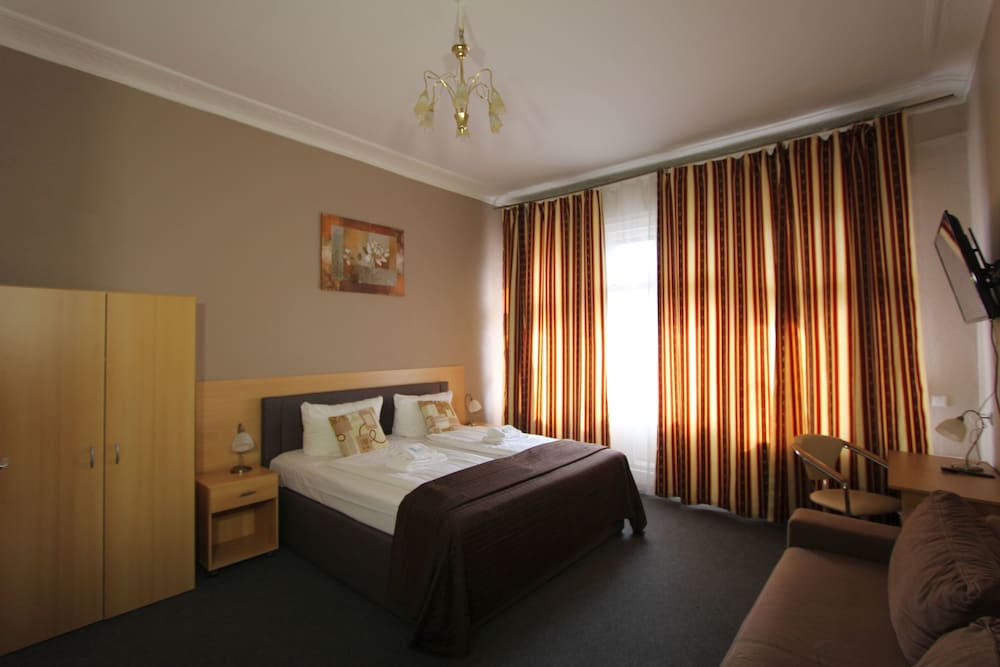 Double or Twin Room photo 3