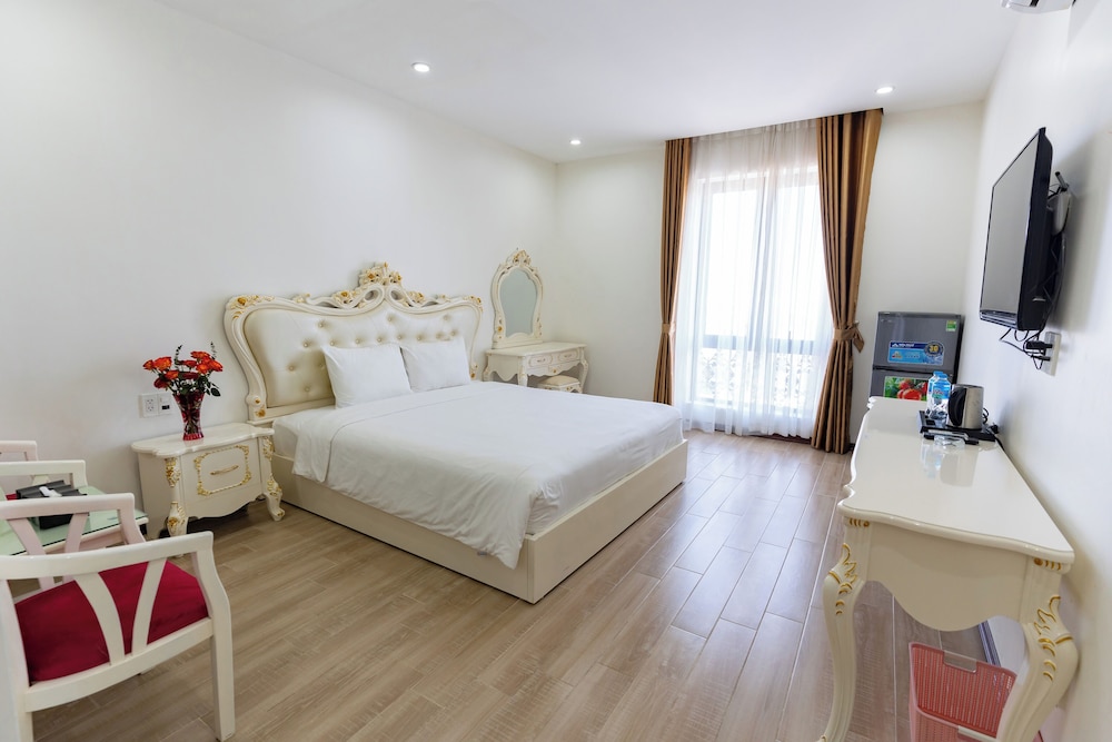 Superior Room, 1 King Bed, City View, Tower