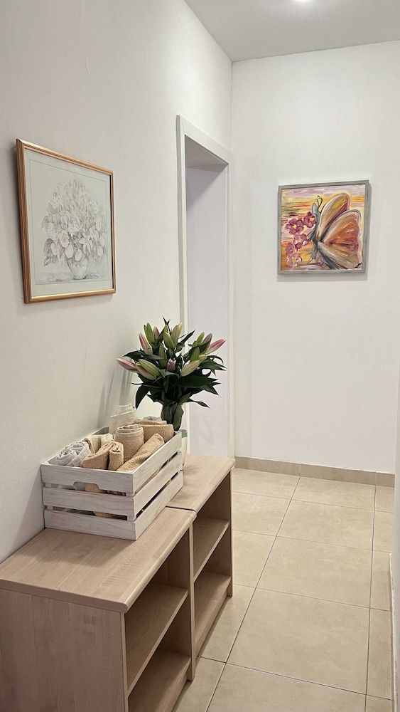 Apartment (Two Bedroom Apartment With Balcony)