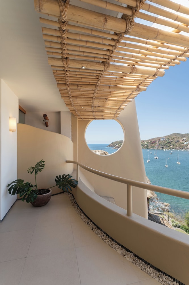 Luxury Villa, Beach View photo 2