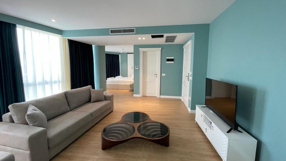 Superior Suite, City View photo 1