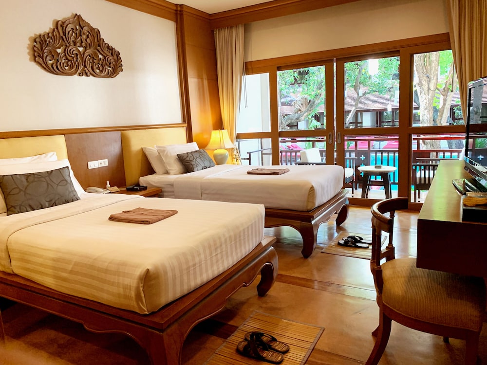 Supreme Deluxe Room with Balcony - Photo 6