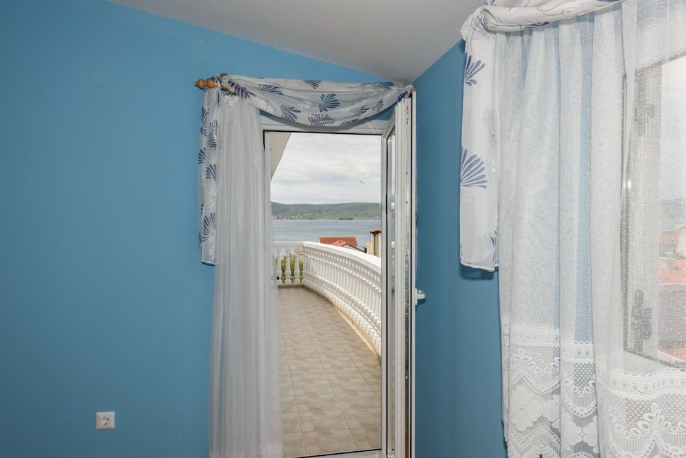 Apartment (Vese - 100 m from beach - A3(5+3)) photo 1