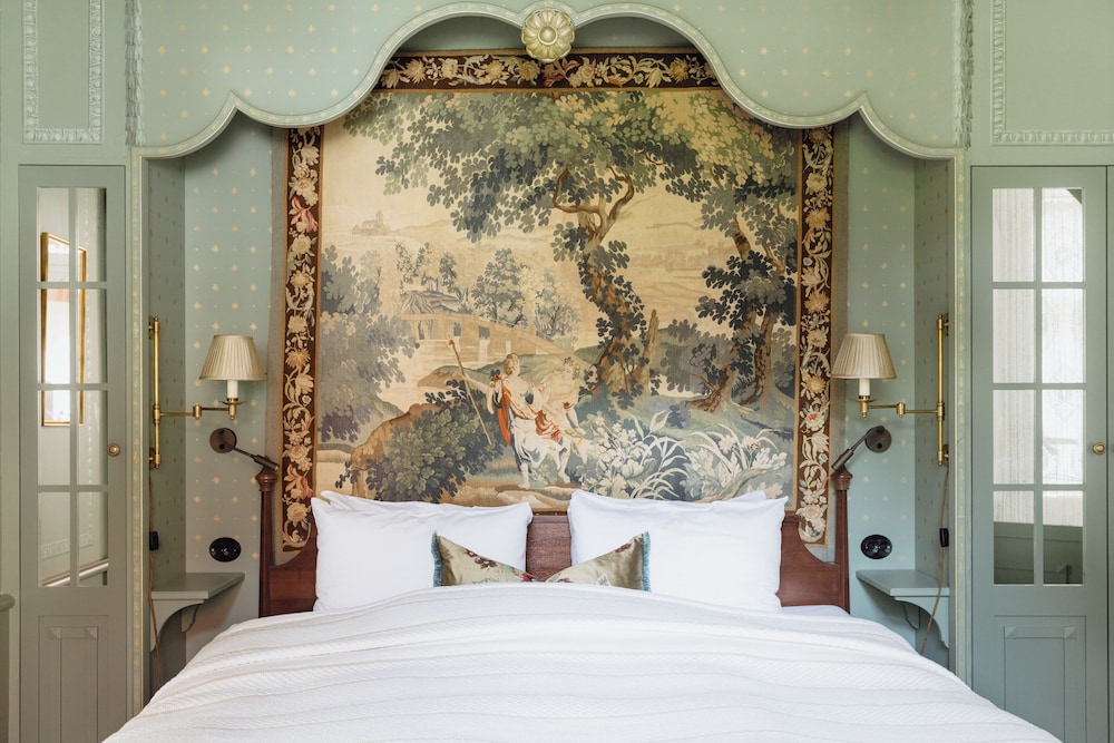 Royal Suite, Garden View