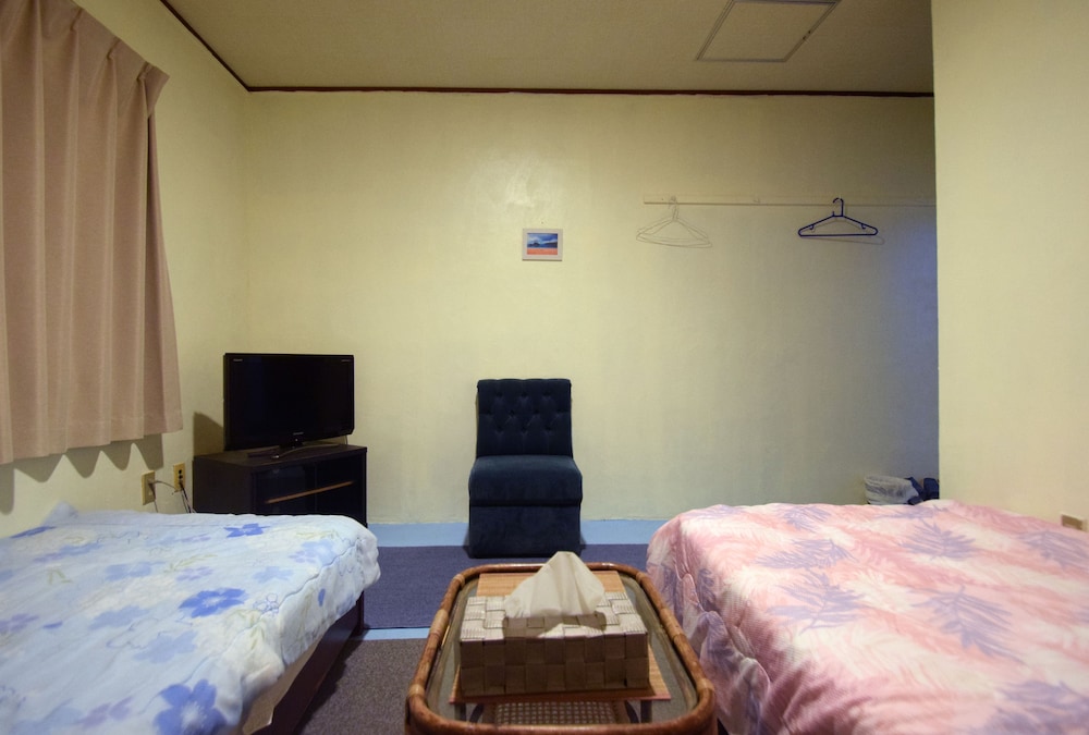 Basic Twin Room photo 3