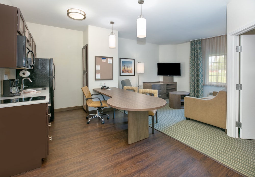 Suite, 1 Bedroom - Photo 6