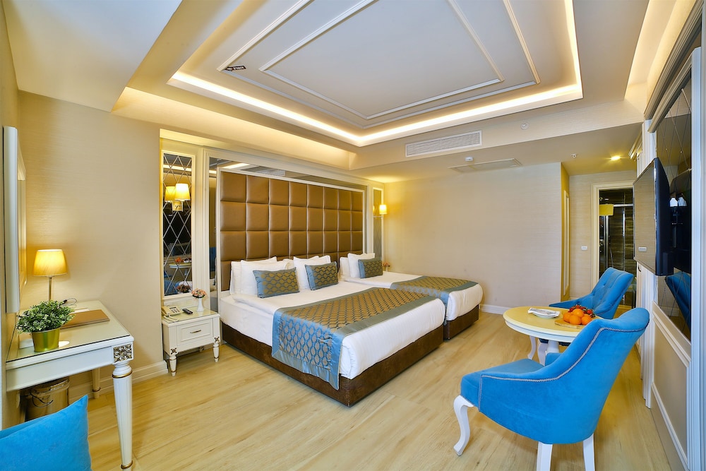 Deluxe Triple Room photo 1