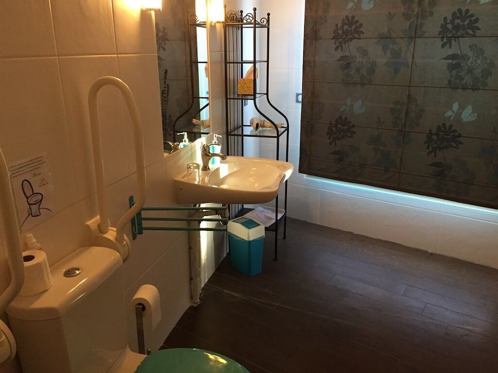 Standard Double Room, Ensuite, Garden View (Mobilité réduite) photo 3