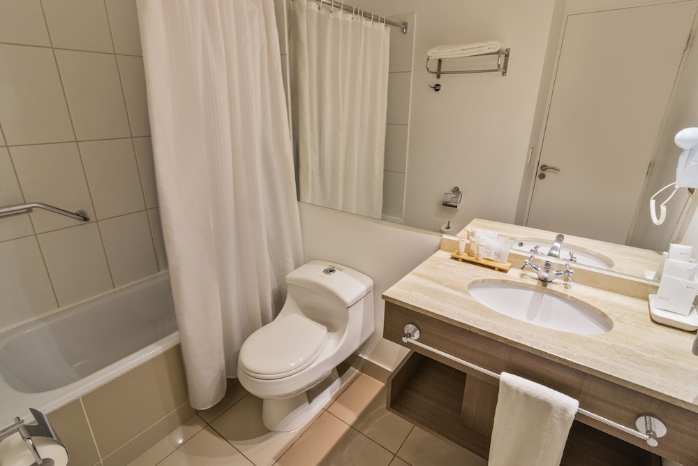 Family Suite, 2 Bedrooms, 2 Bathrooms photo 2