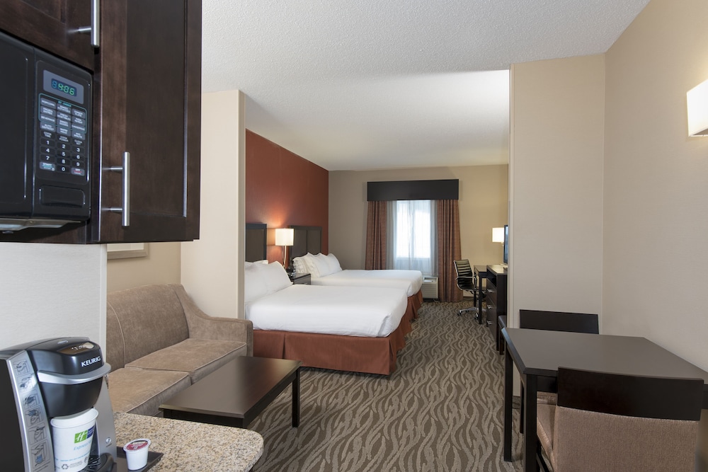 Suite, Multiple Beds - Photo 1