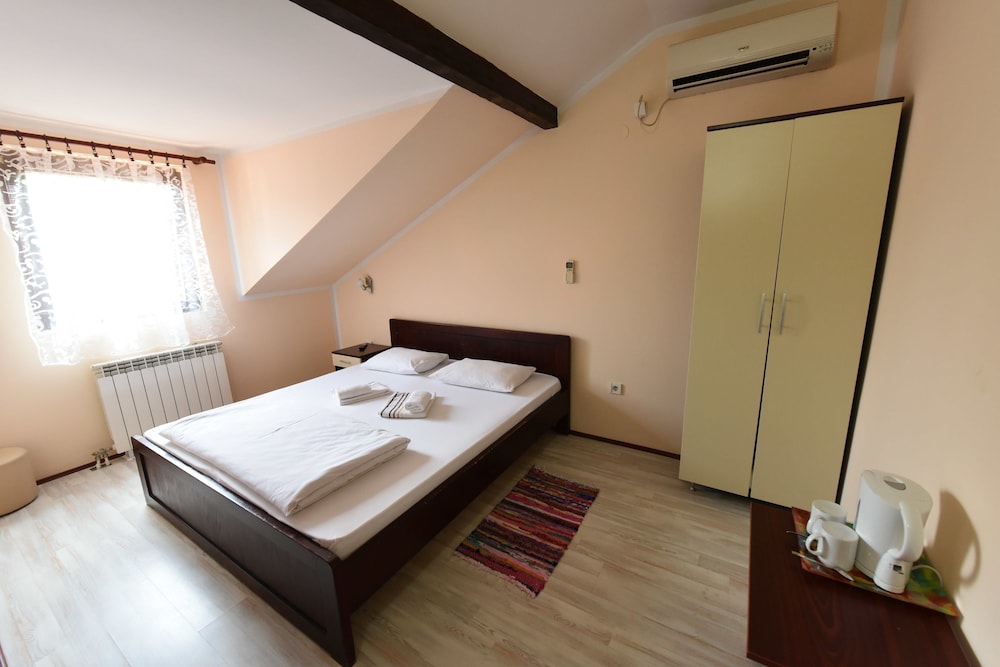 Standard Room, 1 Double Bed - Photo 4
