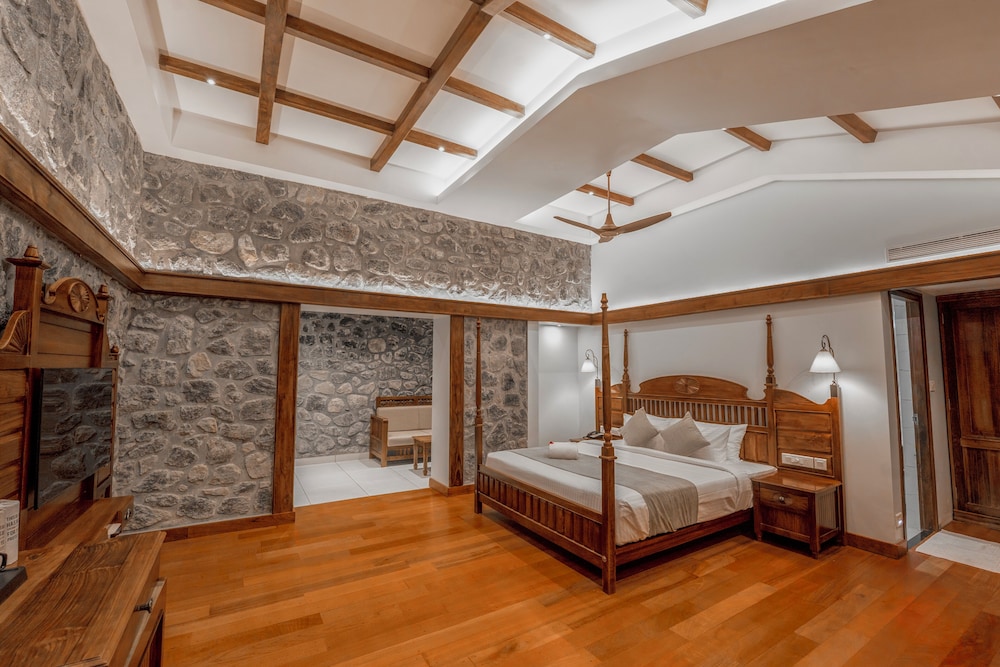 Grand Room, 1 King Bed, Non Smoking, Private Bathroom photo 2