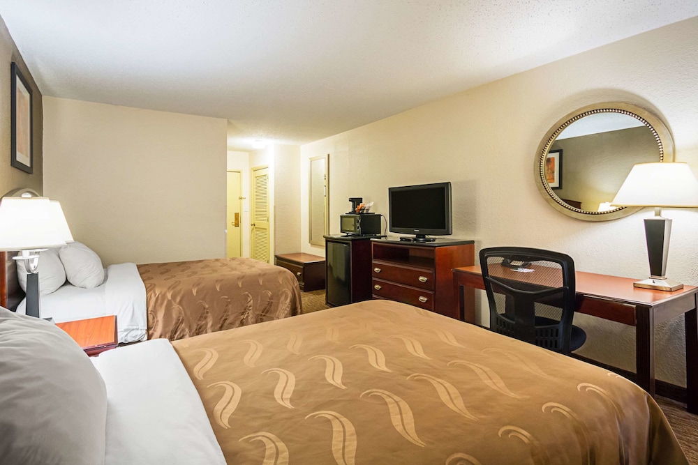 Standard Double Room, 2 Double Beds, Non Smoking - Photo 3