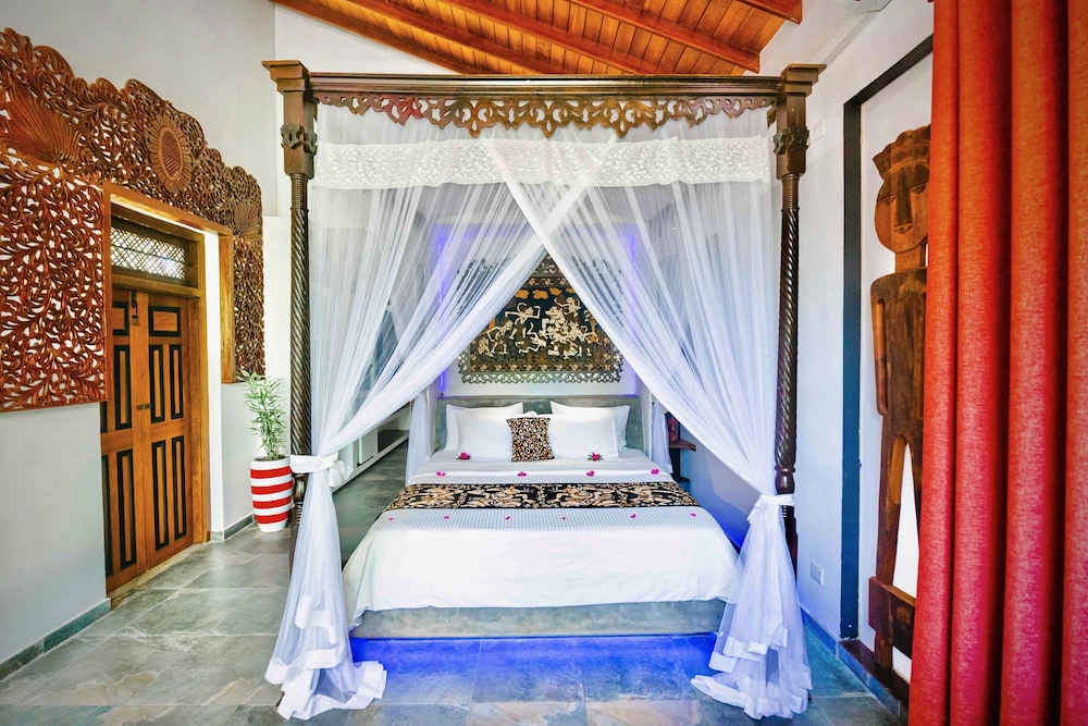 Luxury Villa, 1 King Bed, Private Pool, Canal View