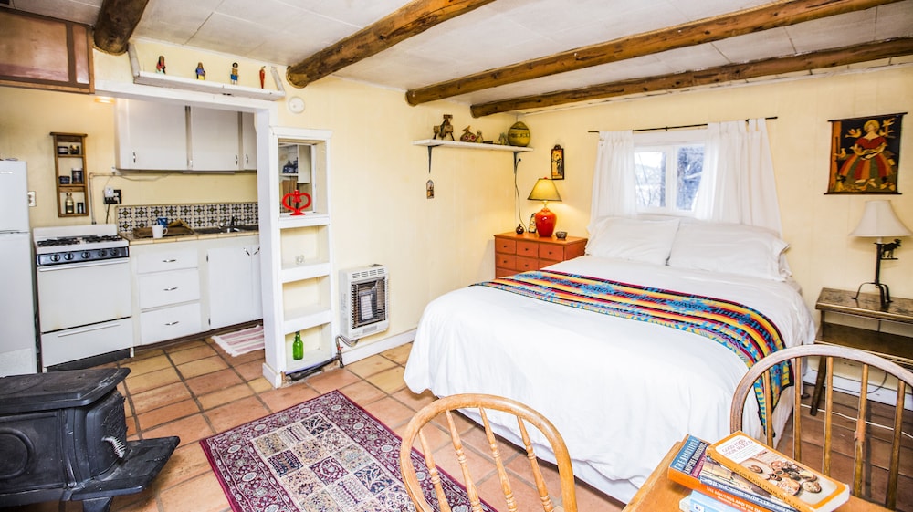 Traditional Cabin, 1 Queen Bed (Dorothy Brett Cabin) photo 1