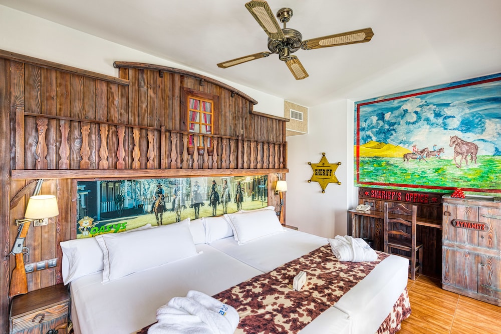 Family Room, Balcony (Western Theme) photo 3