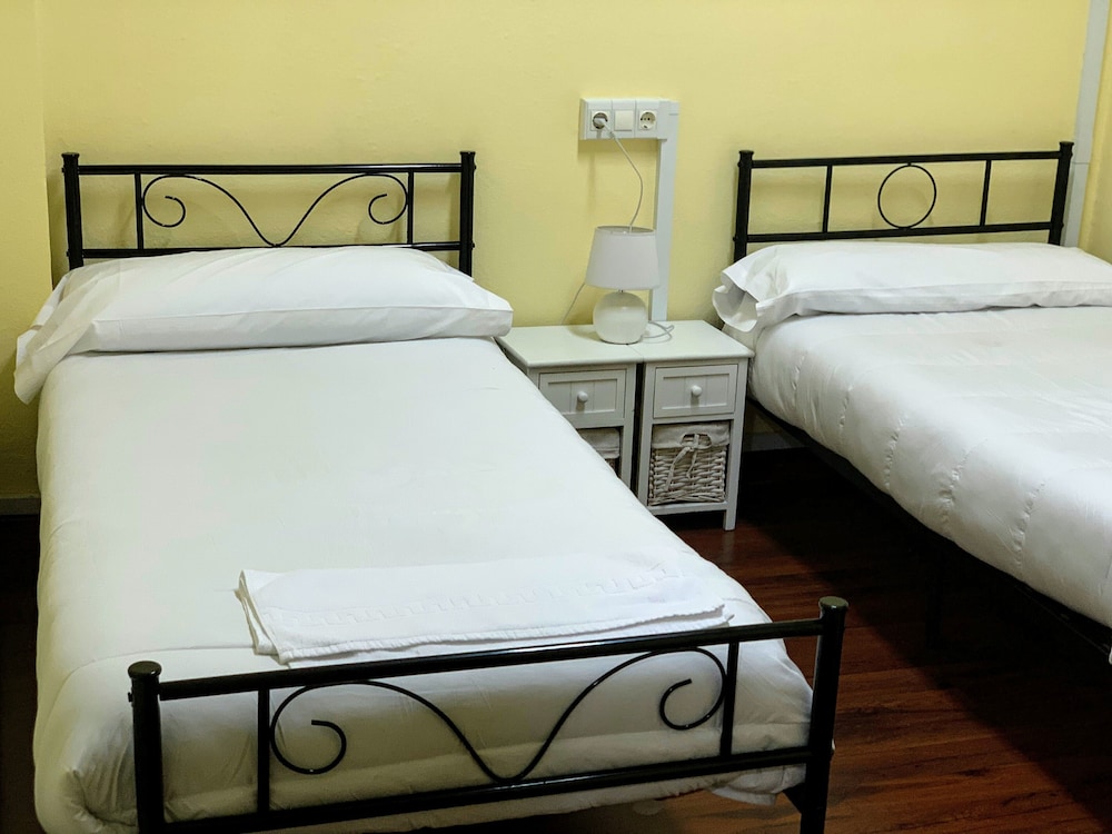 Double or Twin Room - Photo 3