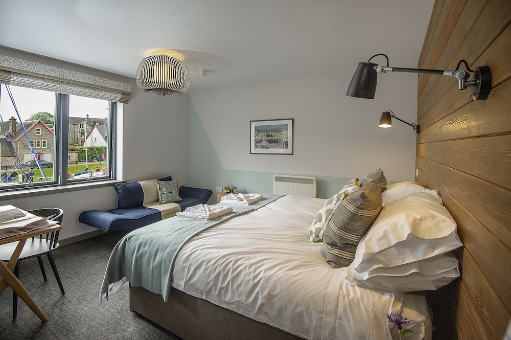 Standard Twin Room (Loch Oich) photo 3