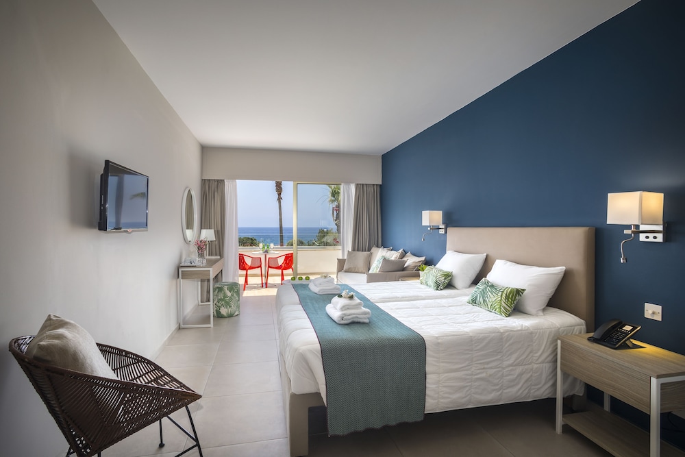 Suite, Sea View - Photo 1