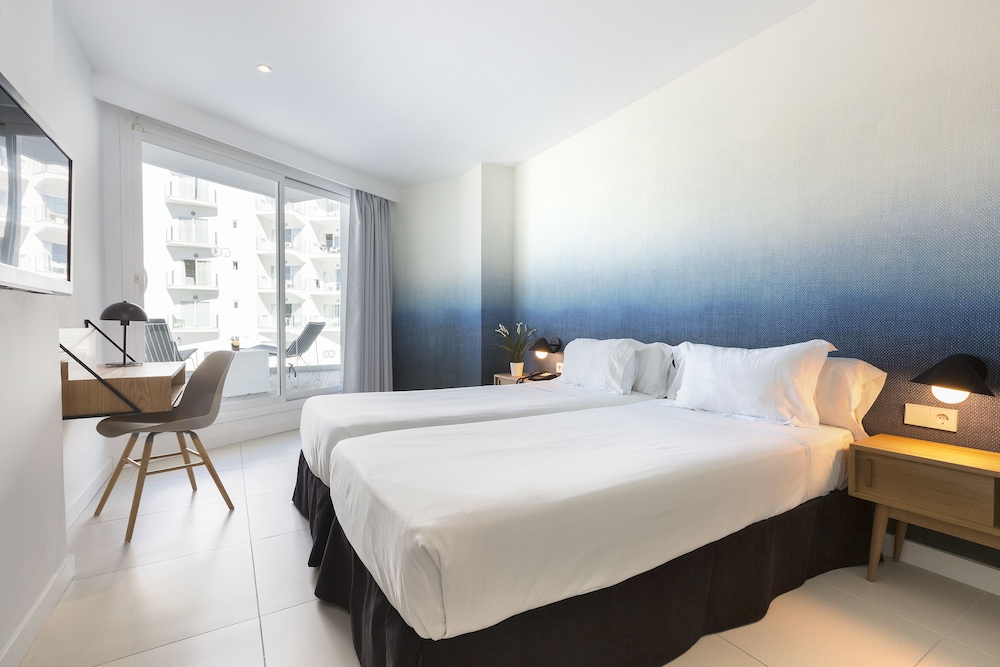 Double Room, Balcony, Partial Sea View - Photo 4