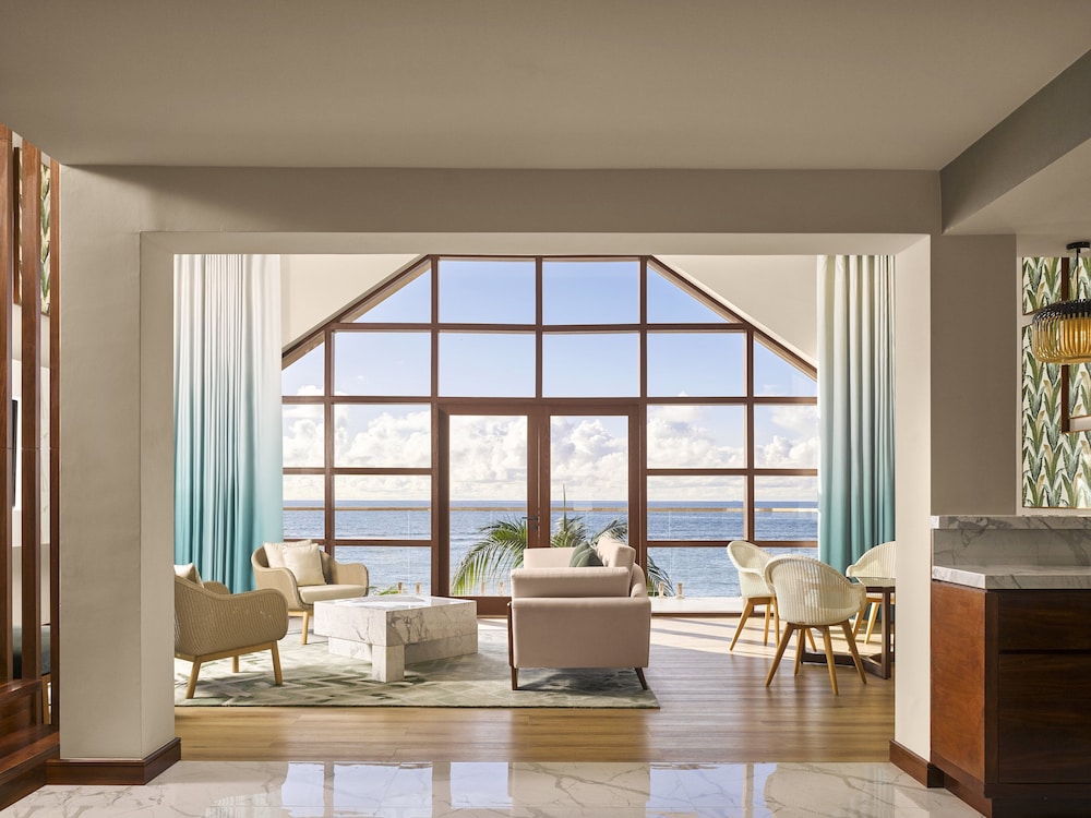 Royal Suite, 1 King Bed, Ocean View