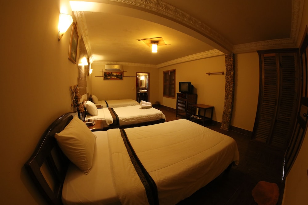 Deluxe Triple Room photo 2