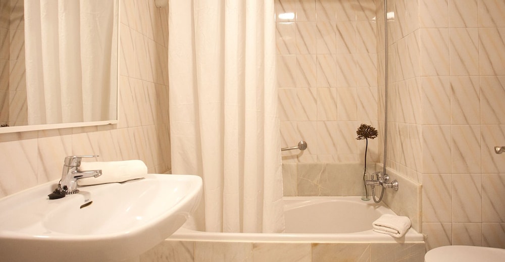 Standard Double Room, Balcony, Garden View, photo 6