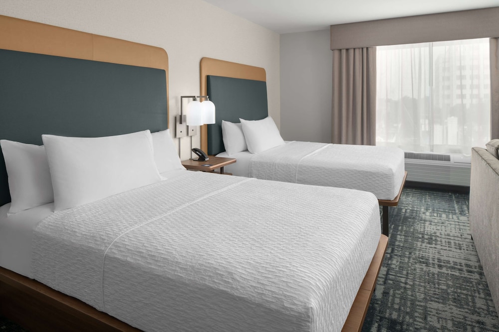 Studio Suite, 2 Queen Beds, Accessible (Roll-In Shower) - Photo 2