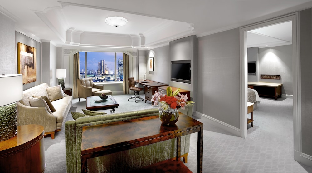 One Bedroom Suite King